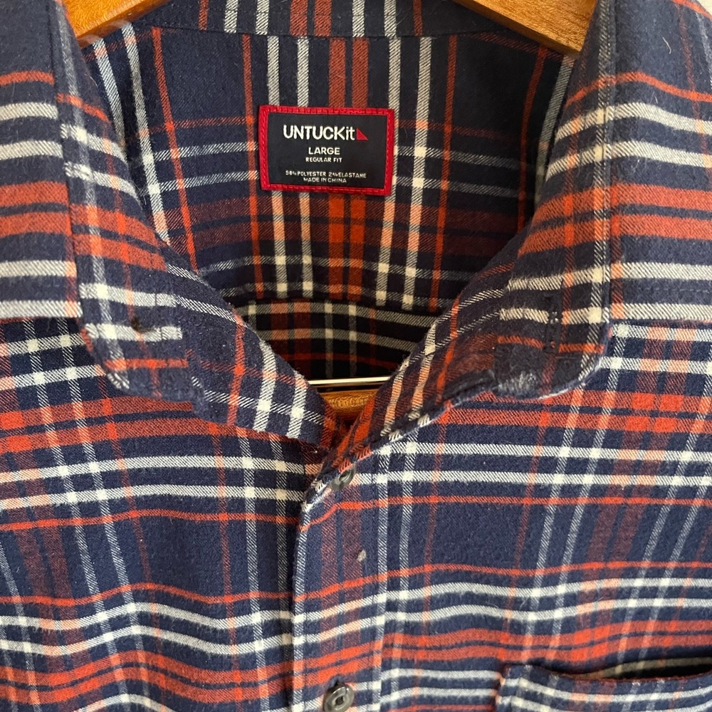 Untuckit Men’s Plaid Flannel Shirt – Size Large (Regular Fit) - Picture 5 of 10